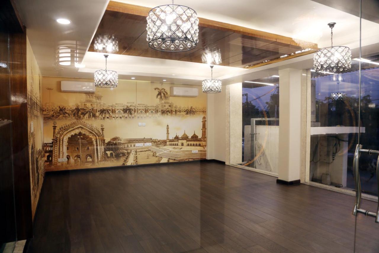 Awadh Inn Нойда Экстерьер фото
